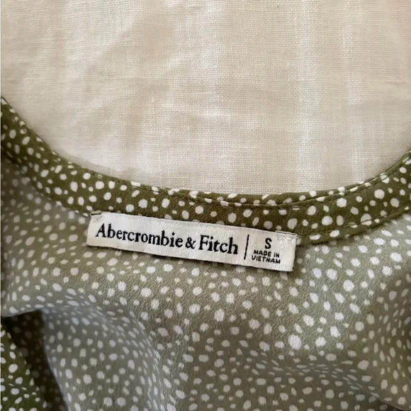Abercrombie & Fitch Olive Puff Sleeve Blouse - Picture 2 of 4